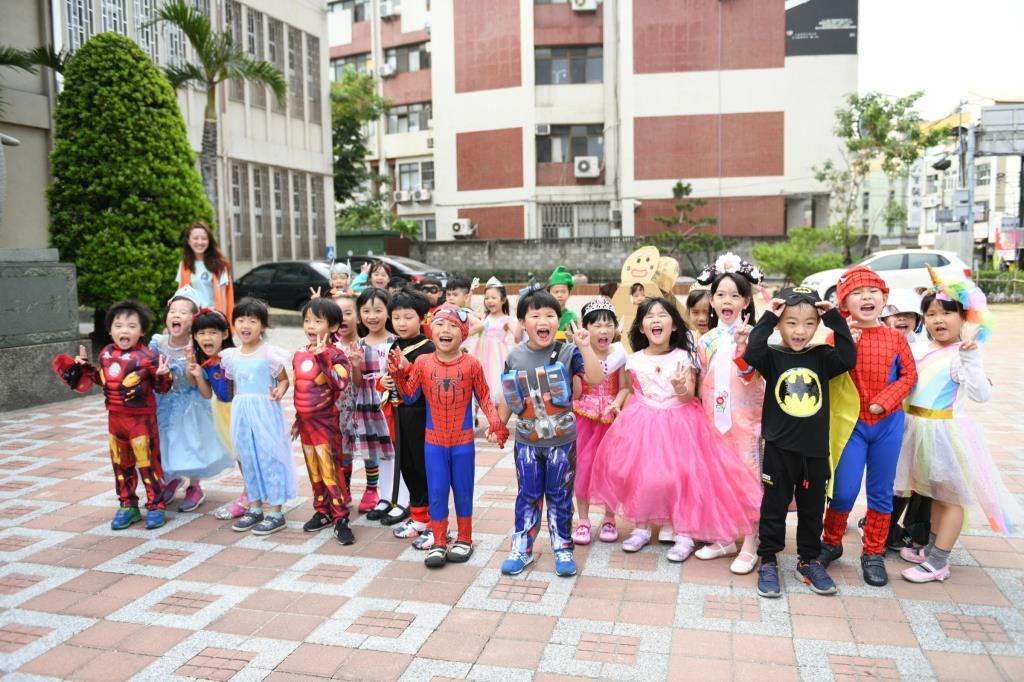 2019-10-31史丹福幼兒園參訪議會(共14張)